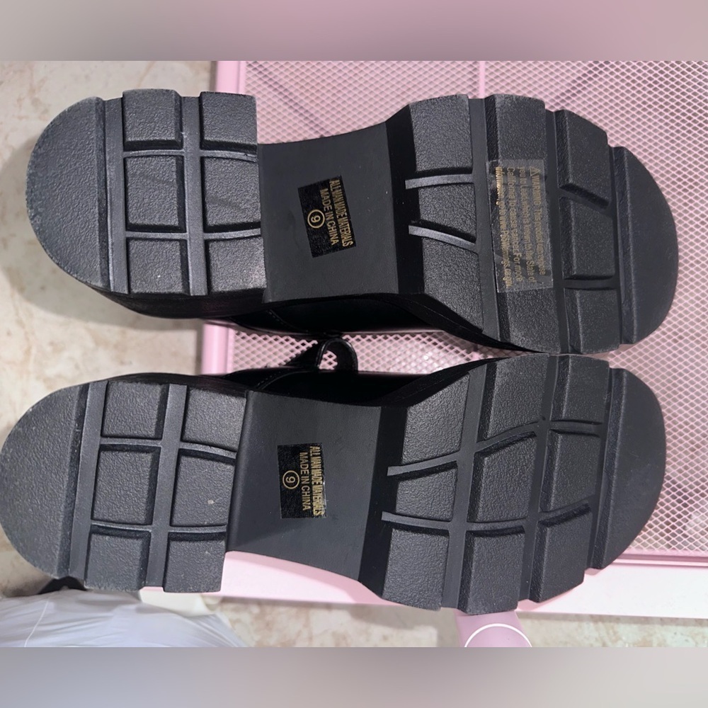 Chase & Chloe Mary Jane Shoes - Picture 5 of 5